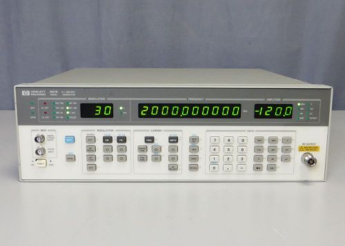 HP 8657B Synthesized Signal Generator 100kHz-2060MHz, - Opts 001, 003