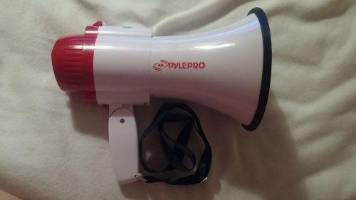 Pyle-Pro PMP40 Professional Megaphone/Bullhorn with Siren and Handheld Mic USED