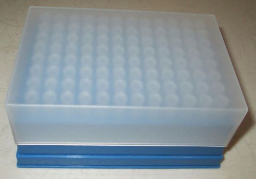 18 Blue Pipette Tip Racks with 96 Tips in each + 4 additional Tip Racks