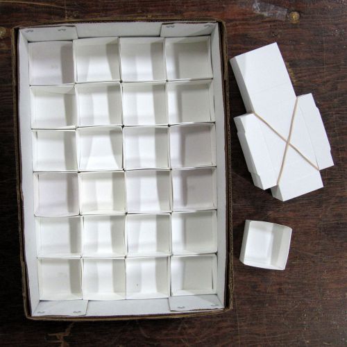 White Mineral Fold-up Boxes, size 24&#039;s (2.5&#034; x 2.5&#034;) - 100 pieces
