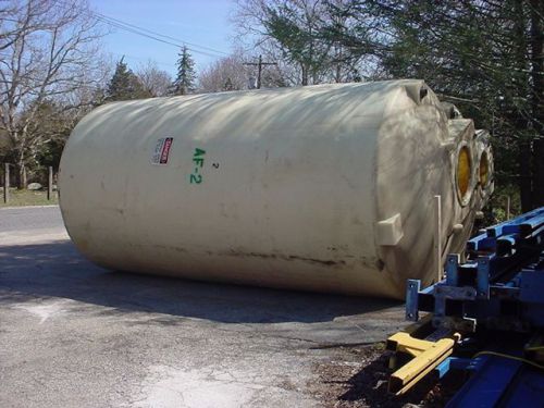5500 gallon poly storage tank