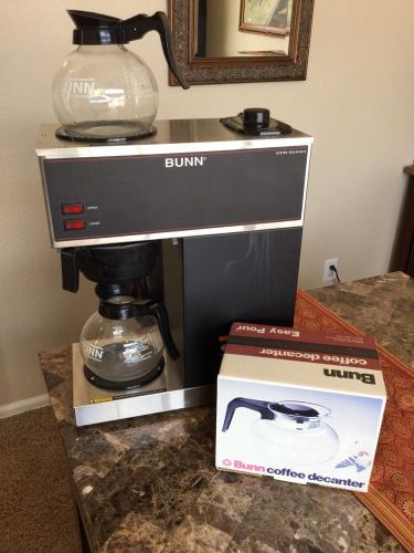 Bunn VPR Pourover Auto Commercial Coffee Maker w/ Two Warmers Very Clean