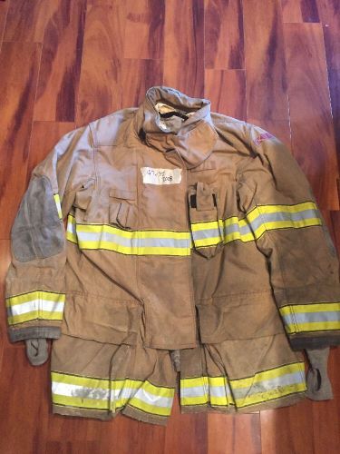 Firefighter Turnout / Bunker Coat Globe G-Extreme 47-C x 35-L Halloween Costume