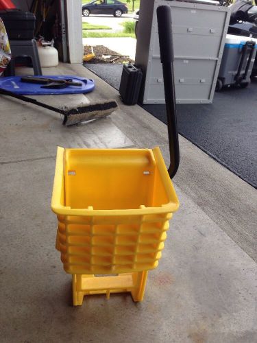 Yellow 36 quart  wet mop bucket replacement wringer  commercial for sale