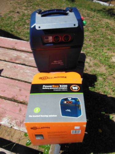 Gallagher B200 Power Box 12V incl mounting bracket UP TO 90 ACRES / 12 MILES new