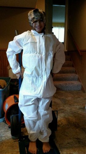 Medium tyvek Coveralls Bunny suit Snow Goose Hunting  with  hood snow camo shop