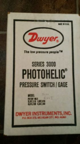 DWYER 3320 PHOTOHELIC PRESSURE GUAGE -10 to +10 In H2O New in box