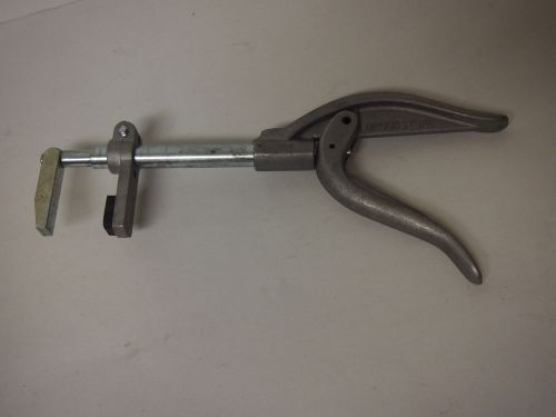 BROOKSTONE HAND HELD CLAMP CLAMPED WHEN HELD
