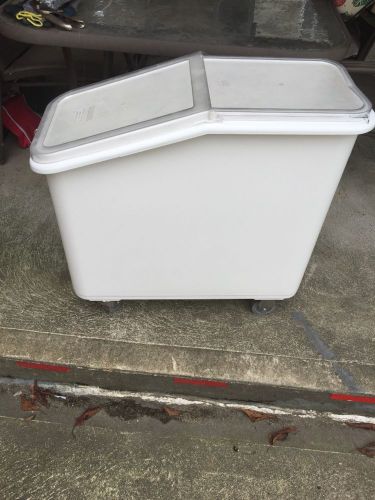 Cambro Ingredient Bin Food Storage