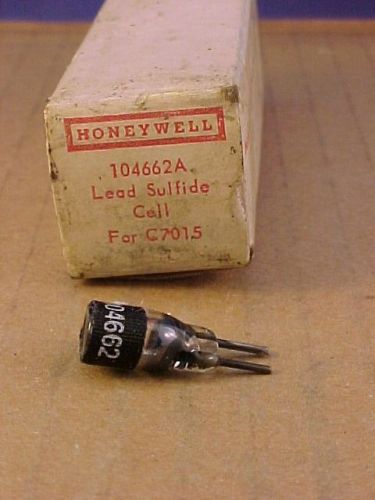 2 HONEYWELL 104662A LEAD SULFIDE CELLS for C7015 flame detector 1 new 1 used