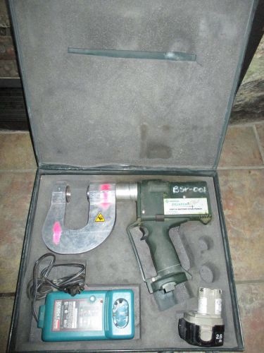 Greenlee gator esp710 battery powered stud punch with battery, charger &amp; case for sale