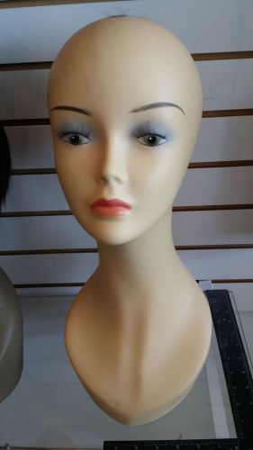 PVC 18&#034; Mannequin Head