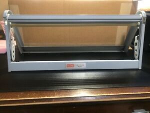 Uline 18&#034; Horizontal Paper Roll holder Cutter - H-193 Restaurant Home