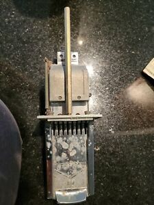 Vertical 8 V8 Coin Slide Chute Greenwald 20-3000 tested