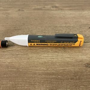 Fluke VoltAlert Pocket-Sized Voltage Detector 1AC-A1-II MINT! Hardly Used!