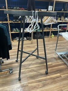 retail clothing rack