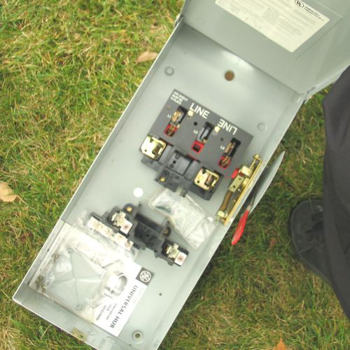 GE TG4323R Spec-Setter Safety Switch, Disconnect 100 amp 3 pole 240 volt