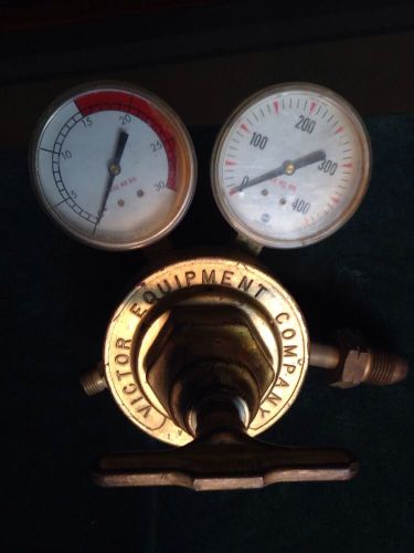 Vintage VICTOR large Brass Compressed Gas Acetylene Regulators Lot Of 2 Xtra Gua