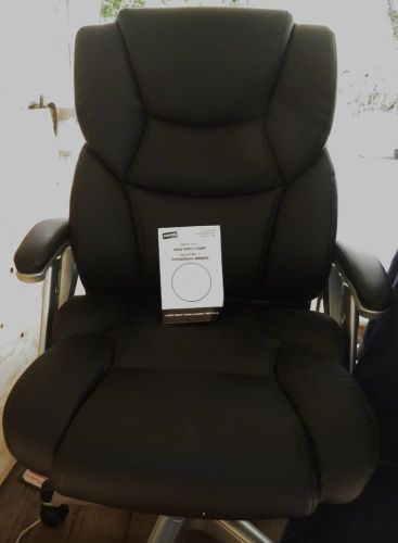 Staples High Back Bonded Leather Manager&#039;s Office Chair Adjustable Height $300