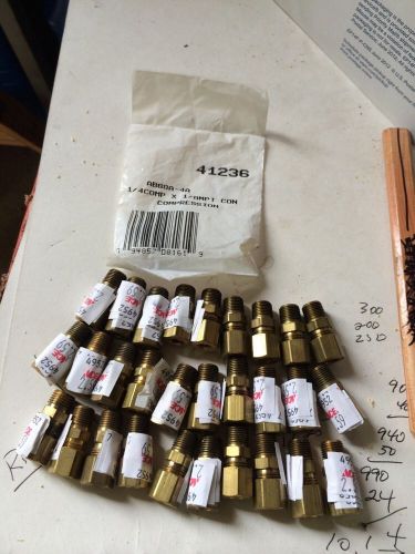 LOT OF 30 - 1/4&#034; COMPRESSION TO 1/8&#034; MALE PIPE THREAD CONNECTOR BRASS FITTING