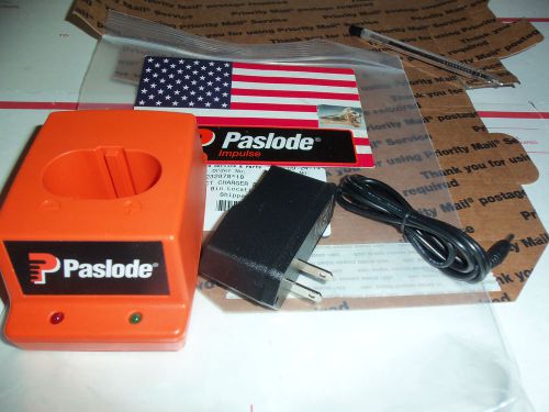 &#034;NEW&#034; PASLODE # 900200 NICD BATTERY CHARGER