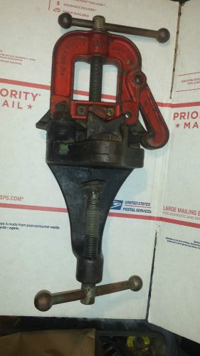 Ridgid no. b-y-2-a pipe vise 1/8&#034; 2 1/2 yoke good working condition for sale