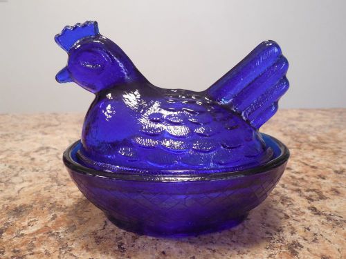 Lovely Cobalt Blue Small Art Glass Hen on Nest Lidded Candy Dish