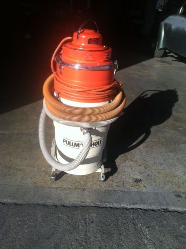 Pullman Holt Model 102ASB HEPA Wet/Dry Vacuum