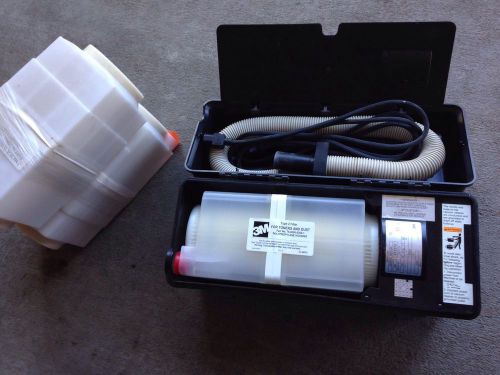 3M Model 497 Electronics Service Vacuum Cleaner with Attachments