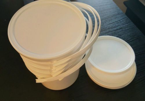 5 Berry BUCKETS &amp; LIDS PLASTIC PAILS 50 OZ. Container White New with handle lot