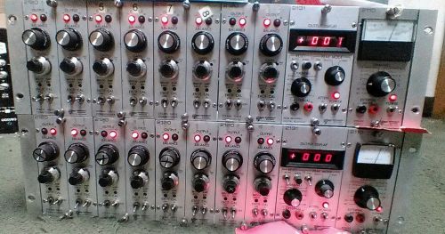 2(separately priced) VISHAY Strain gauge conditioner and amplifier system 2130&#039;s