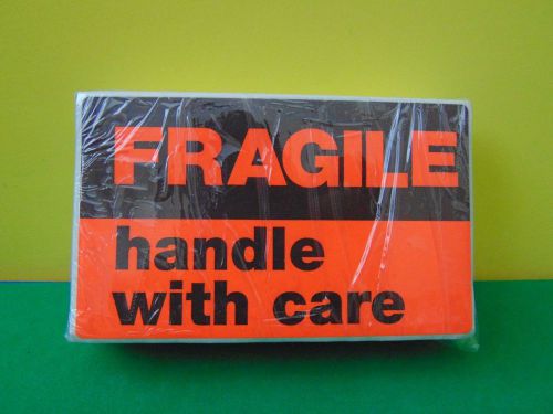 200 New Avery FRAGILE HANDLE WITH CARE Shipping Labels 3&#034; x 5&#034; 5283