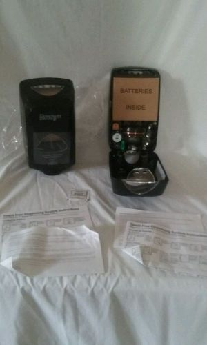 Renown touchfree dispenser  lot of two