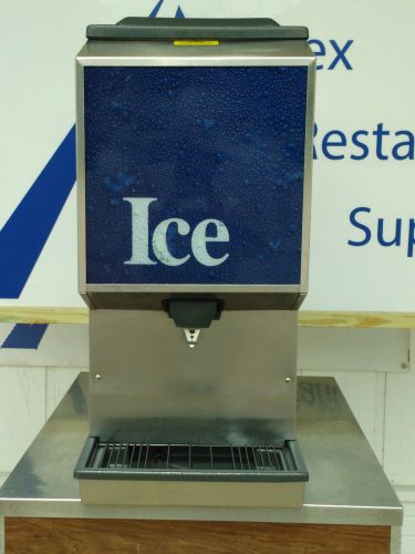 SerVend M-90 Countertop Ice Dispenser - 90 lb. Capacity #1251