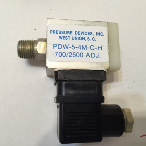 LOT OF 4 PRESSURE DEVICES PDW-5-4M-C-H 700/2500 ADJ