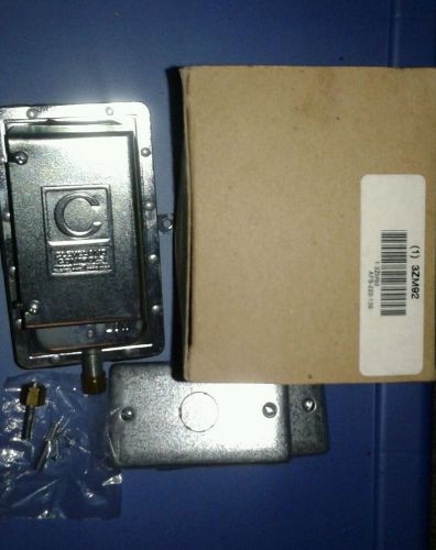 Cleveland controls afs-222 / 3zm92 air pressure sensing switch w/ adj. set point for sale
