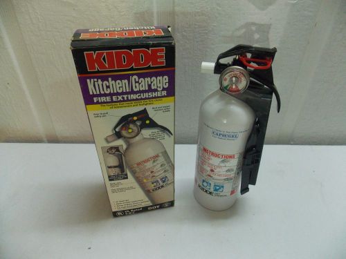 Kiddie kitchen/garage kitchen garage 5-B;C 2lb.