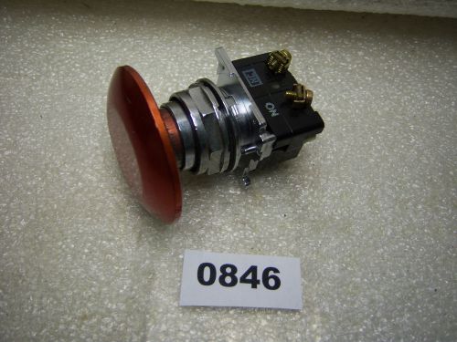 (0846) Cutler Hammer Red Push Button 10250T-33R