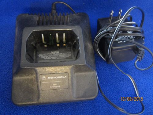 Motorola HTN9702A Standard Charger 10hr base &amp; adaptor.