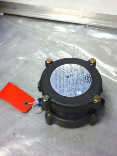 USED DWYER 1950-0-2F EXPLOSION PROOF PRESSURE SWITCH