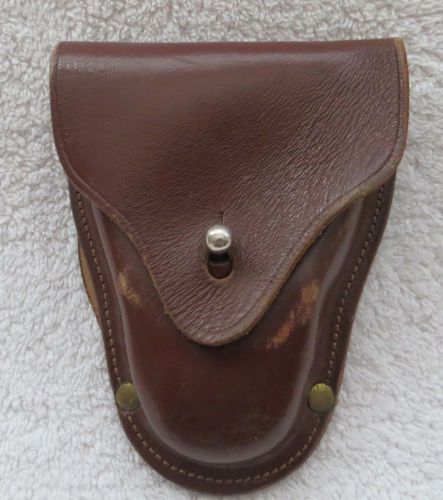 VTG.CLOSED TOP LEATHER HAND CUFF HOLDER - BROWN LEATHER TAB CLOSURE