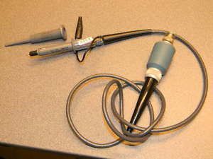 Tektronix 010-130 Probe with Tektronix 013-071-00 Screw On Tip