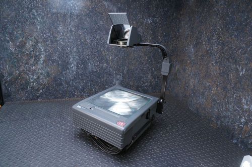 3M 9550 Overhead Transparency Projector