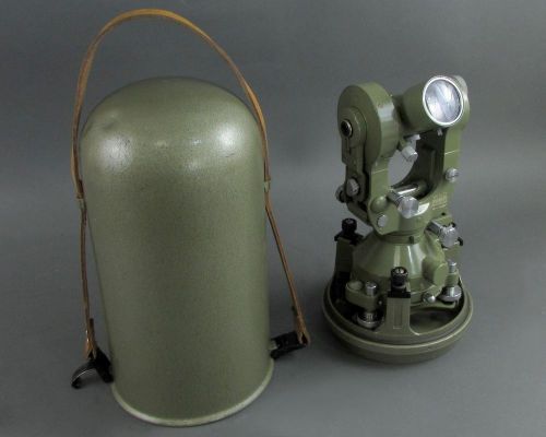 Wild Heerbrugg T2 Universal Theodolite / Transit Scope w/ Tribrach &amp; Bullet Case