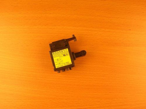 Genuine Makita Switch for HR2800 HR2811 HR2811F HR2811FT HR2810 650591-7 6505917
