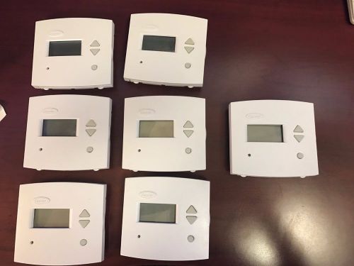 Lot of 7 Carrier 33CS42001 DEBONAIR 420 Commercial 7-day programmable Thermostat