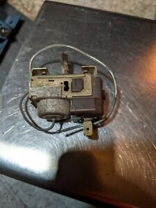 GE 3ART17RJ67/1166919 TEMPERATURE CONTROL 88379 used