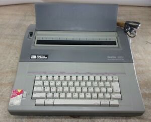 Smith Corona DeVille 580 5A-1 Typewriter with Spell Check Dictionary SEE NOTES