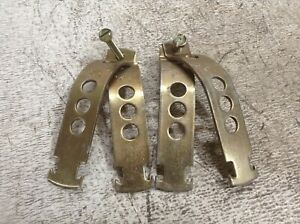 Thomas &amp; Betts Superstrut 702 4&#034; Pipe Clamp Lot of 4 or 2 Pairs New (TB)