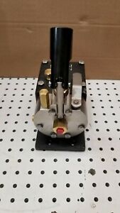 Betts hydraulic hand pump